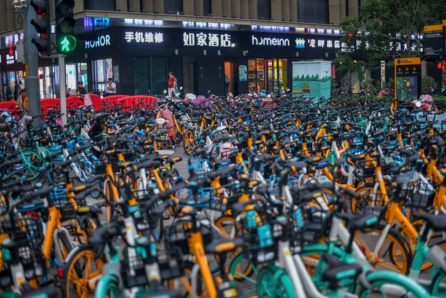 丽江旅游有没有电动车？揭秘这座古城如何用共享电单车点亮游客的心