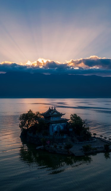 一个人去大理旅游花费：从机票到美食，一场说走就走的旅行，如何用最少的钱玩转这座古城，体验最地道的风土人情