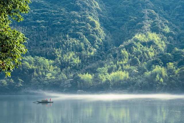 潍坊至大理旅游线路：一场说走就走的旅行，带你穿越四季如春的浪漫之旅，感受不一样的风土人情，让心灵在山水间自由翱翔，寻找属于自己的诗和远方