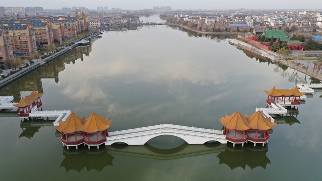 潜江旅游景点有哪些？从曹禺故里到龙虾美食街，探索这座城市的每一个角落！