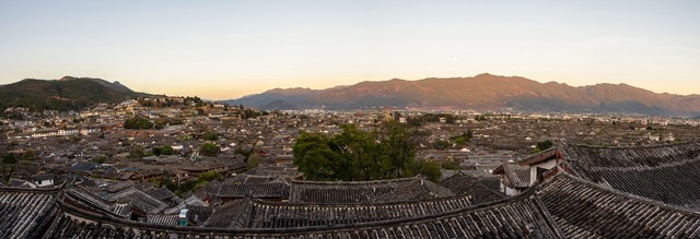 丽江古城旅游专线：从清晨第一缕阳光到夜晚星辰璀璨，一条线路带你领略不一样的诗与远方