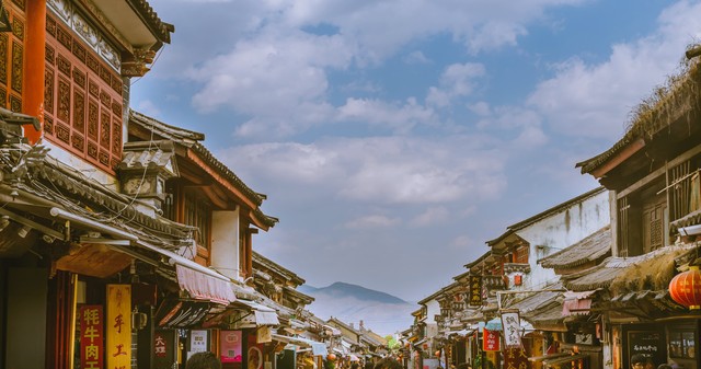 大理古城周边旅游景点：从南门到洱海，一场说走就走的旅行，带你领略白族风情与自然美景的完美结合，探索那些你可能从未听说过的绝美角落